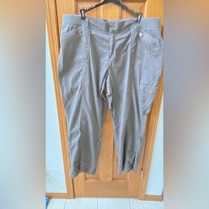 Sonoma Women's Straight Leg Jeans - Taupe brown. EUC